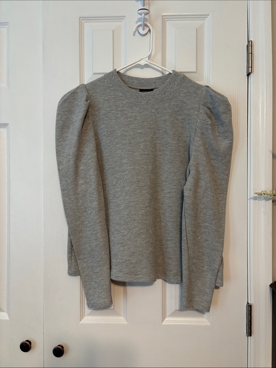 Who What Wear Sweaters - Who What Wear Gray Puff-Sleeve Crewneck Sweater